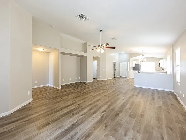 10016 W Gross Ave — Photo 4