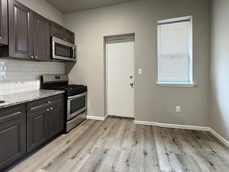 5635 Kingsessing Ave — Photo 10