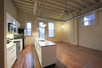 Building Photo - 1300 Main St #201