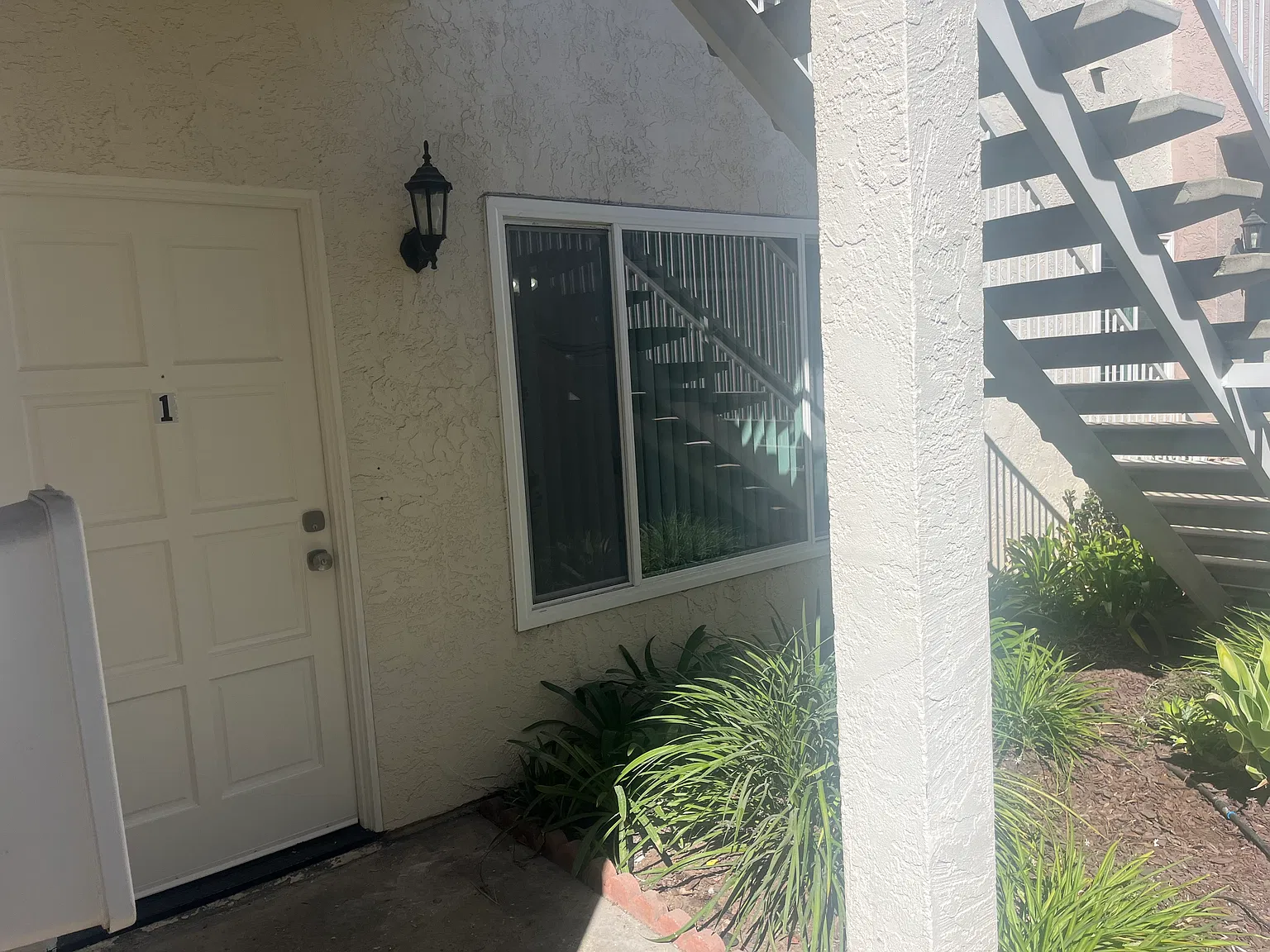2 bed, 1000 sqft, $3,200 — Photo 2
