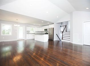 45 Canterbury Rd, Woodbury, NY 11797