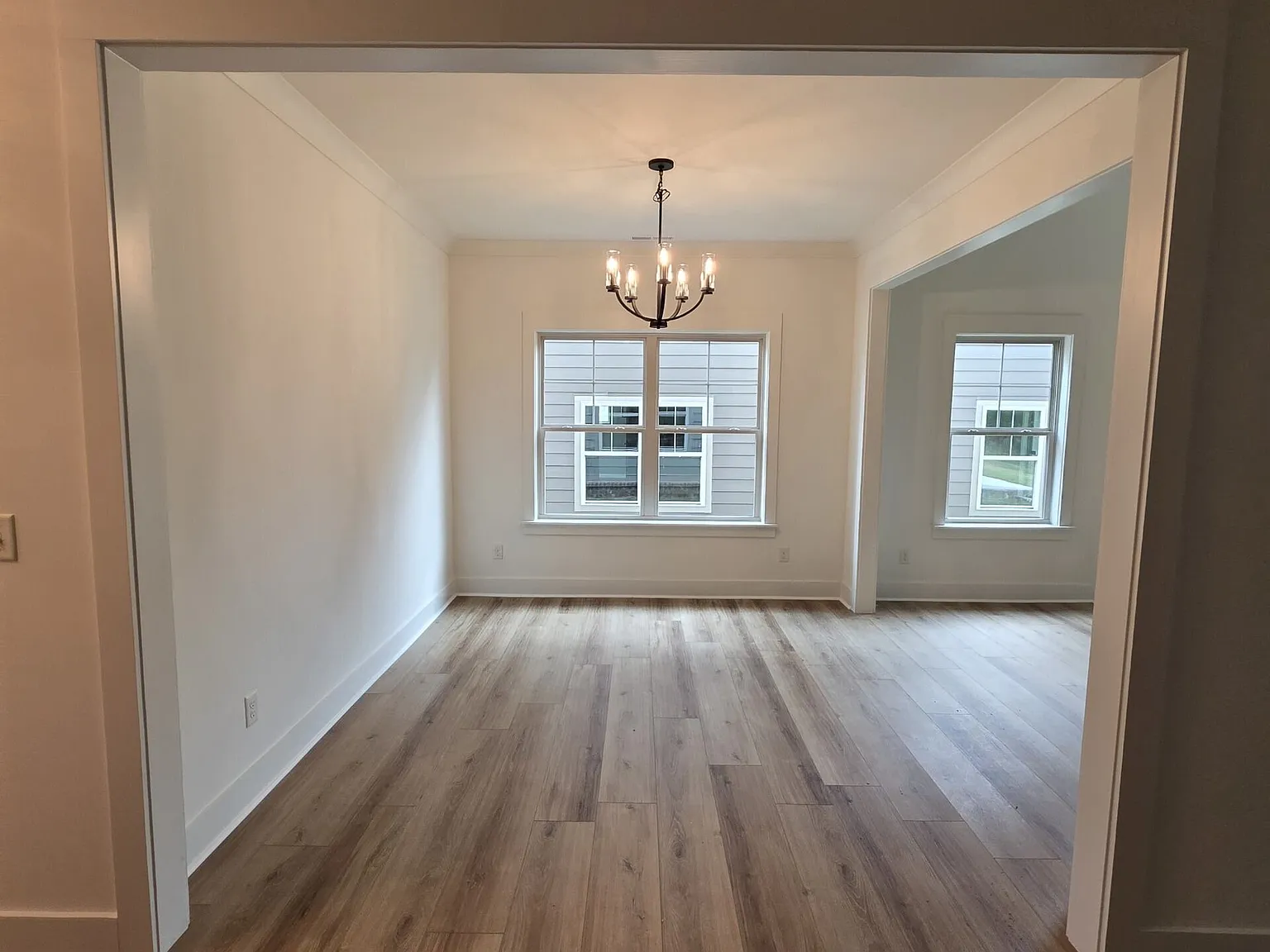 3 bed, 1996 sqft, $2,600 — Photo 4