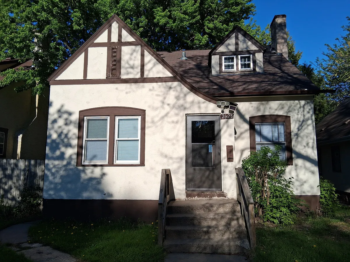 Building Photo - 2628 Thomas Ave N
