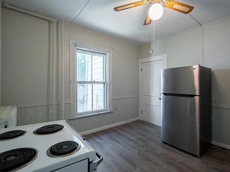 159 Hoosick St #1R — Photo 8