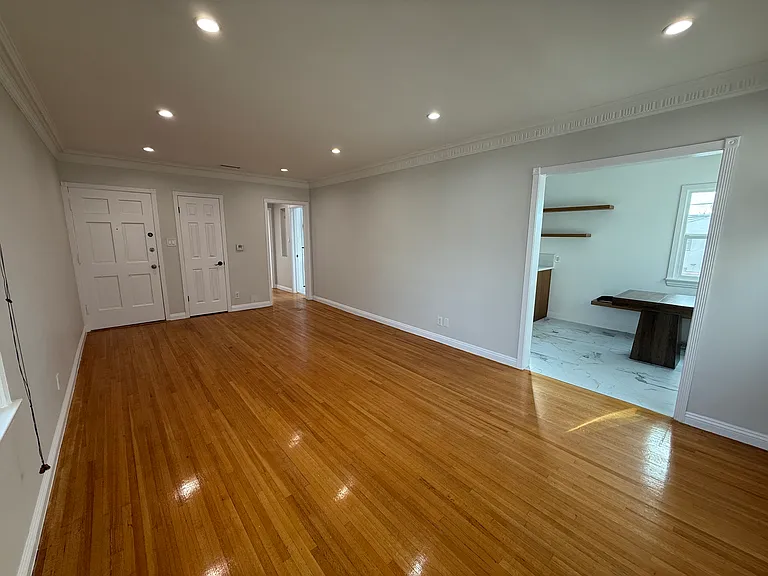 329-331 N Gardner St #3 — Photo 3
