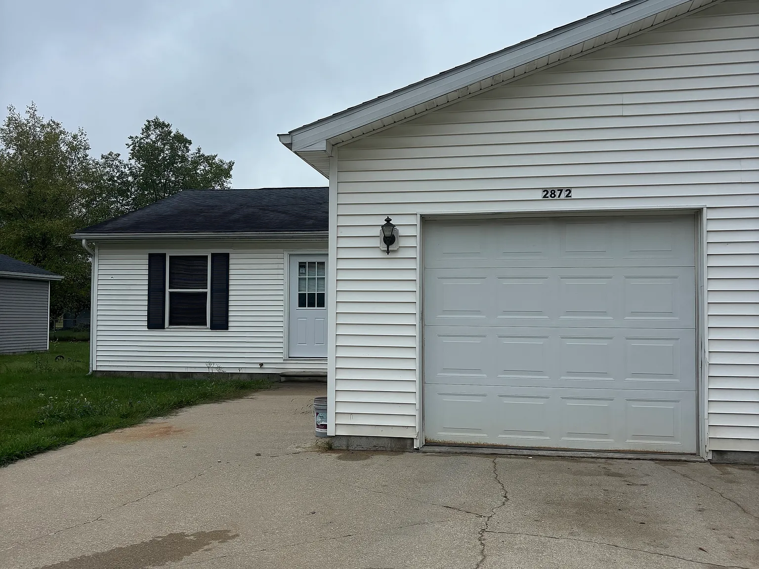 2 bed, $900 — Photo 1