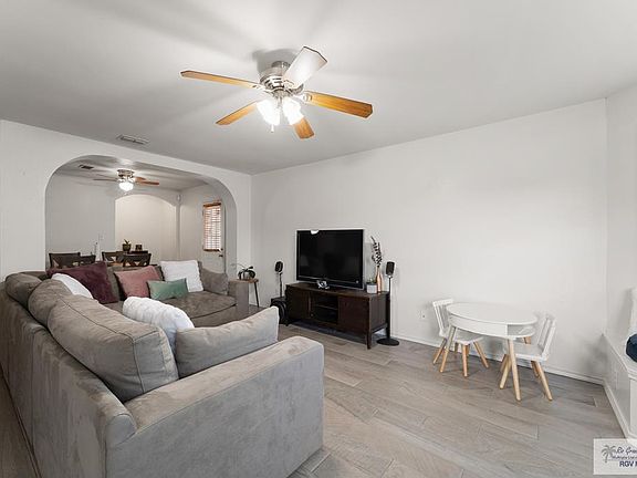 2nd image of 3201 Lazy Palm Dr N