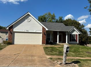 914 Shandra Dr, Ballwin, MO 63021