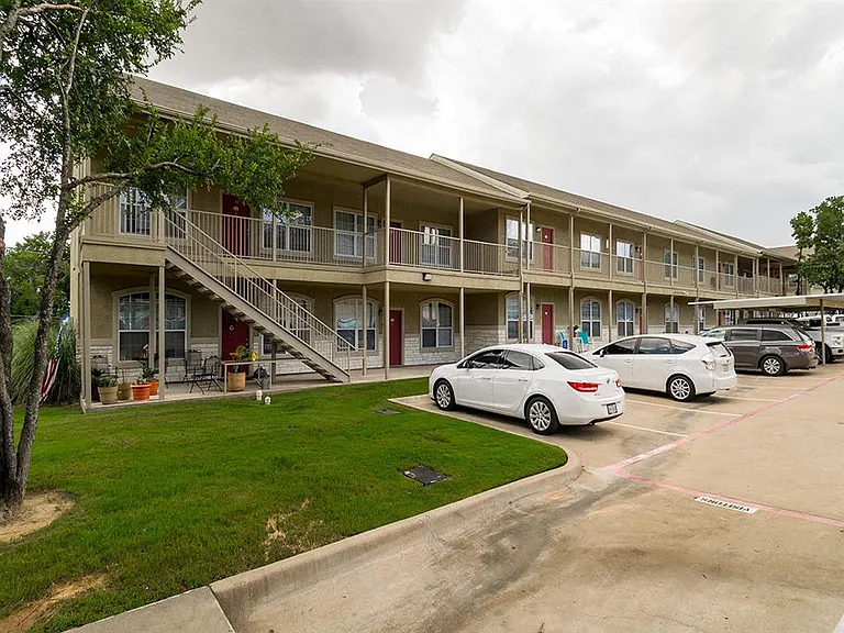 Residences at Holly Oaks — Photo 21