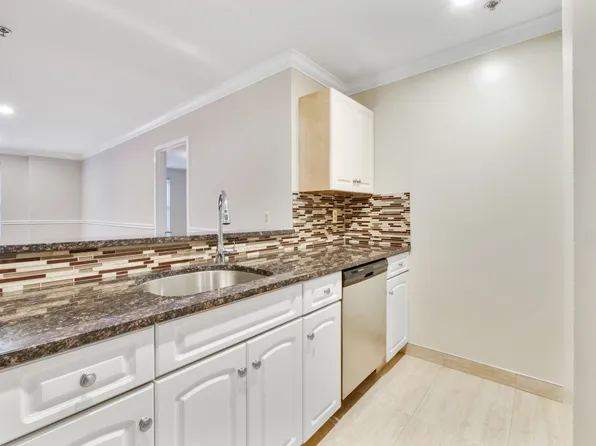 101 Clinton Street image 3 of 10