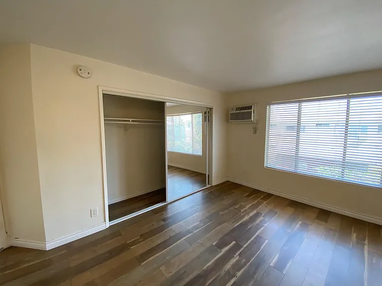 3731 Watseka Ave #8 — Photo 9