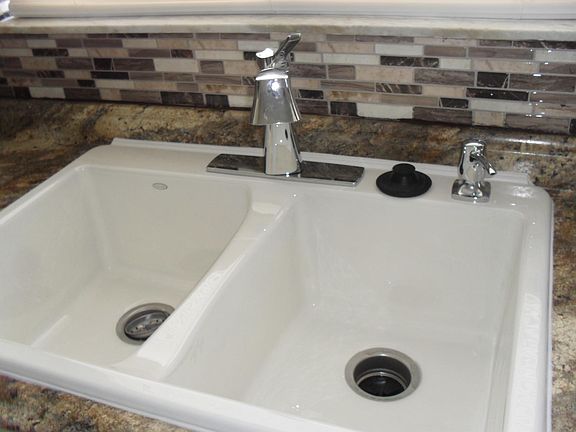 3rd image of 354 SW Belmont Cir