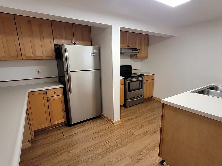 1643 S Weller St #E — Photo 7