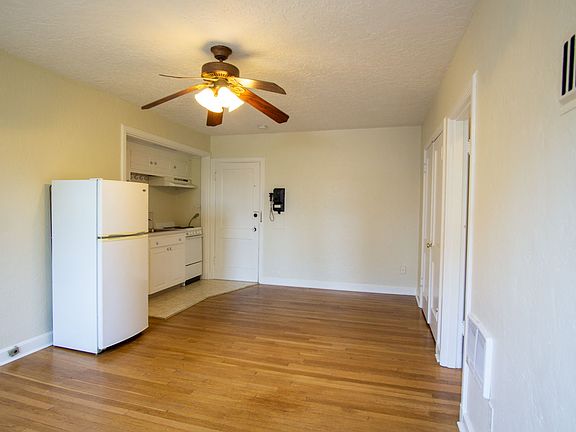2nd image of 2254 NW Glisan St #108