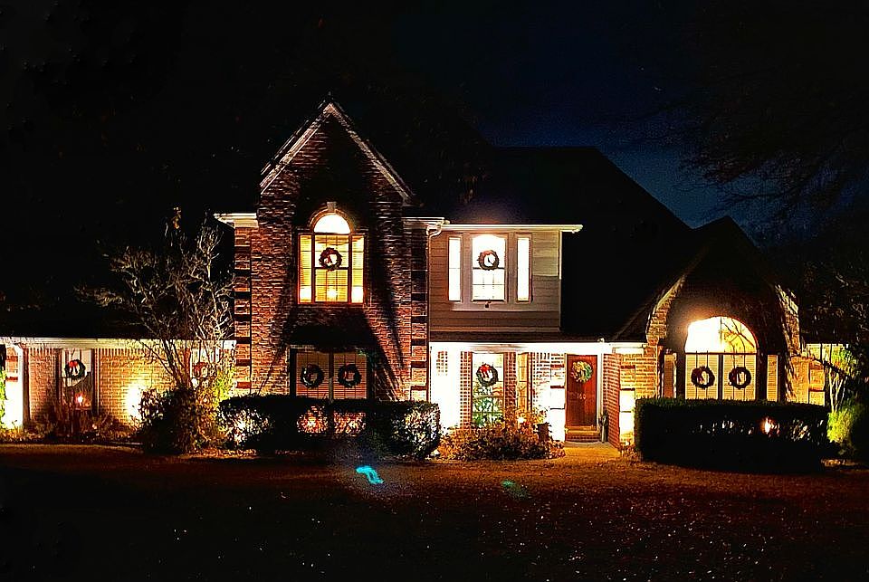 1st image of 160 Caitlin Dr