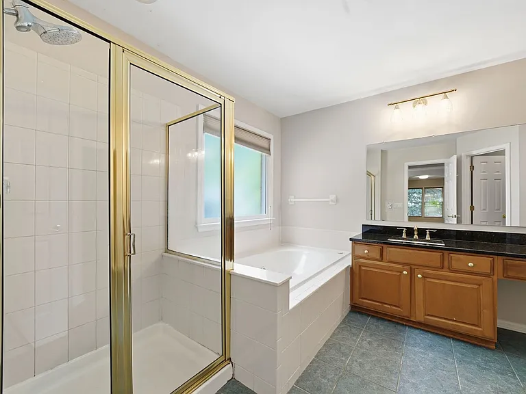 174 Ennisbrook Dr SE — Photo 44