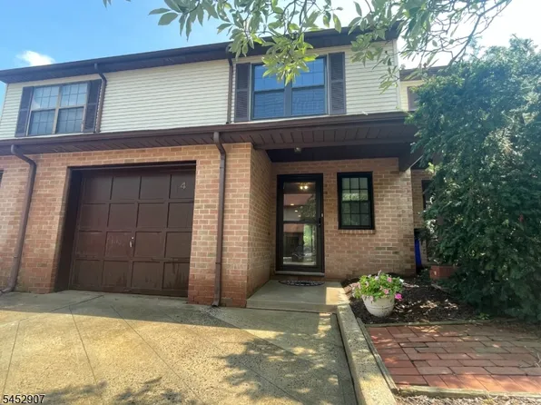 4 Amy Ct, Lebanon Boro, NJ 08833