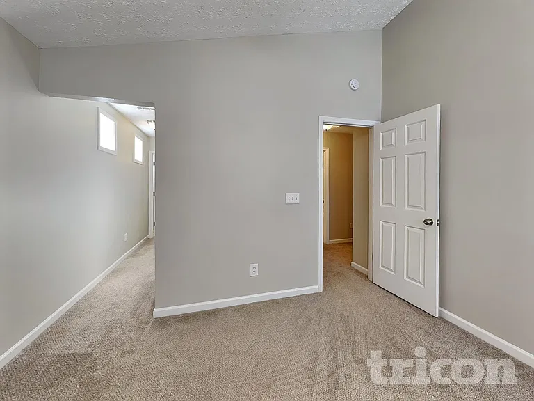 250 Oak Grove Way — Photo 6