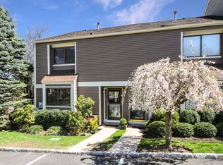 21 James Ct, Port Chester, NY 10573