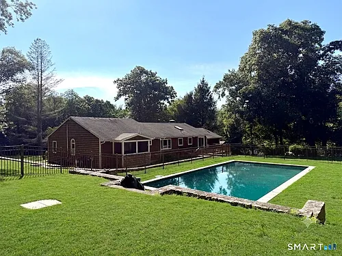 42 Blueberry Hill Rd Photo 1