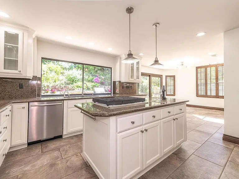 24692 Kings Rd — Photo 31