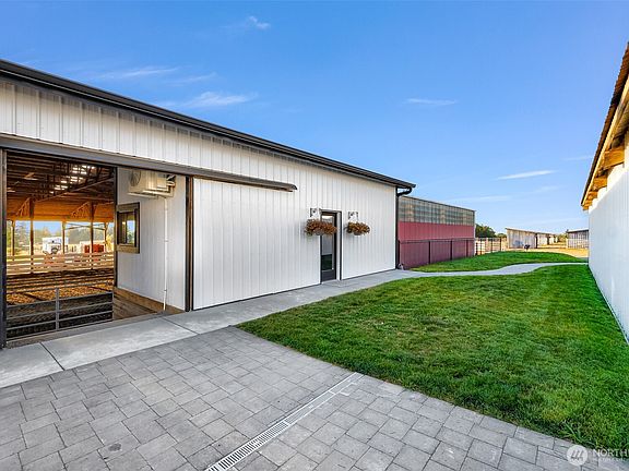4th image of 504 E Smith Road