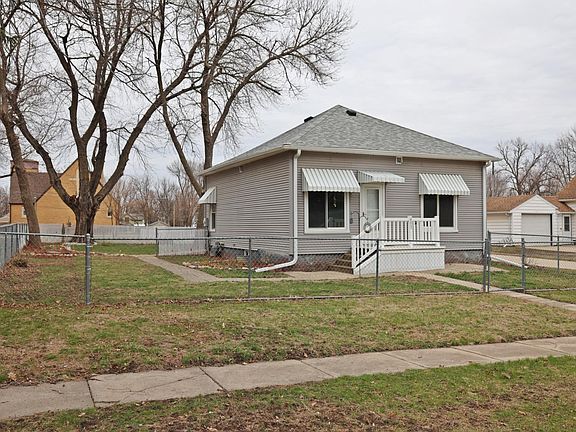4th image of 403 B Avenue