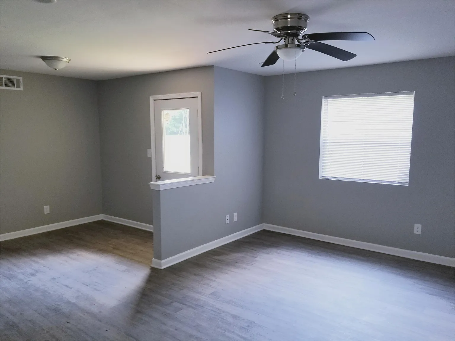 502 Pecan Drive — Photo 1