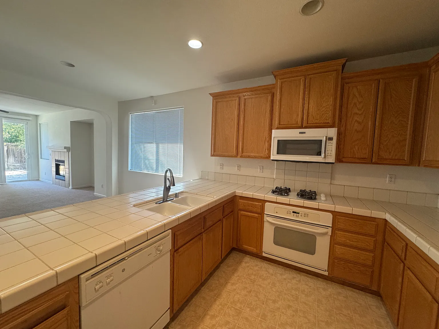 3 bed, 1540 sqft, $2,700 — Photo 4