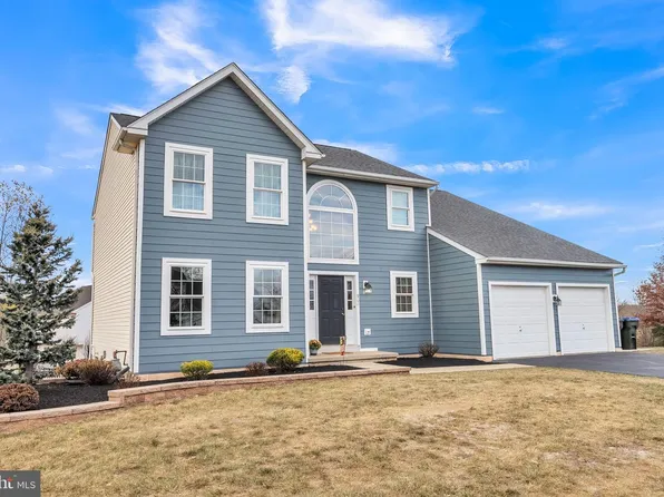 900 Ruby Cir, Gilbertsville, PA 19525