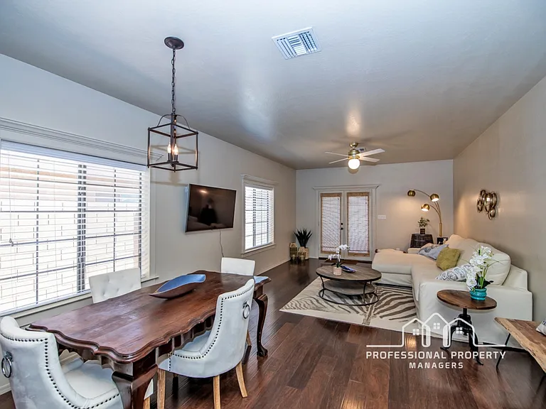 4551 S Agave Ave — Photo 2