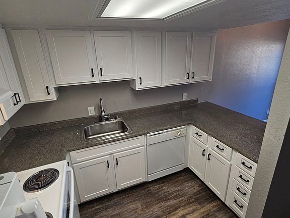 3rd image of 1601 Hood Rd APT 6