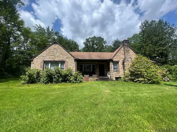 143 Cold Spring Rd, Friedens, PA 15541