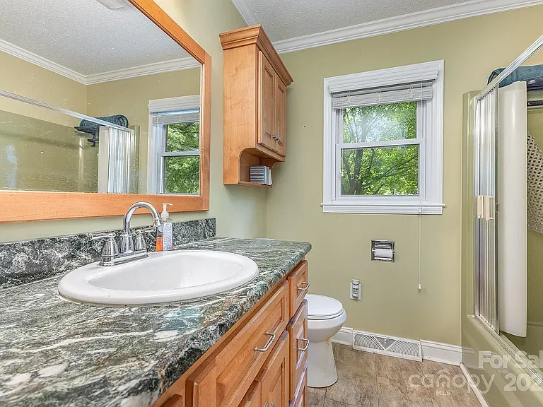 Hudson Dr — Photo 14