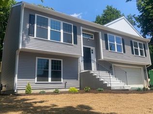 40 Highland St, West Warwick, RI 02893