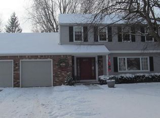 27 Mattatuck Way, Waterville, OH 43566