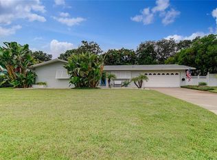 1724 Meredith Ln, Belleair, FL 33756