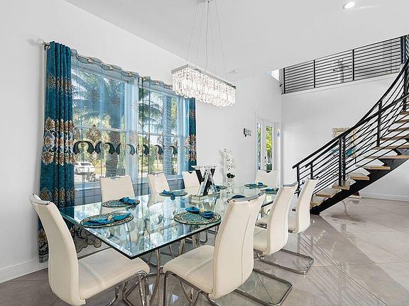 5th image of 100 Norwood Road Road