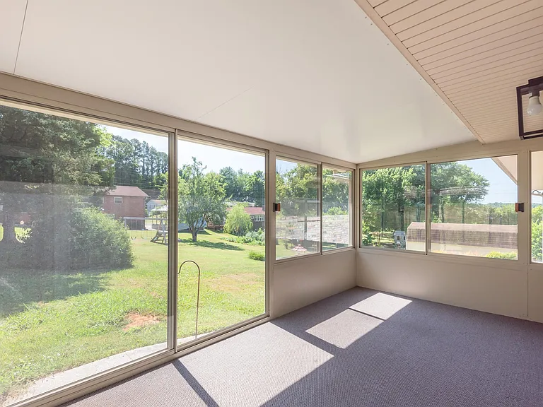 6216 Mountain Laurel Rd — Photo 35