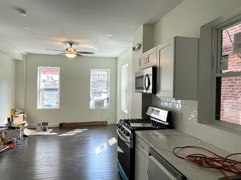 49 Charter St #2 — Photo 2