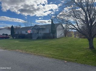 31 Easy St, Hoosick Falls, NY 12090