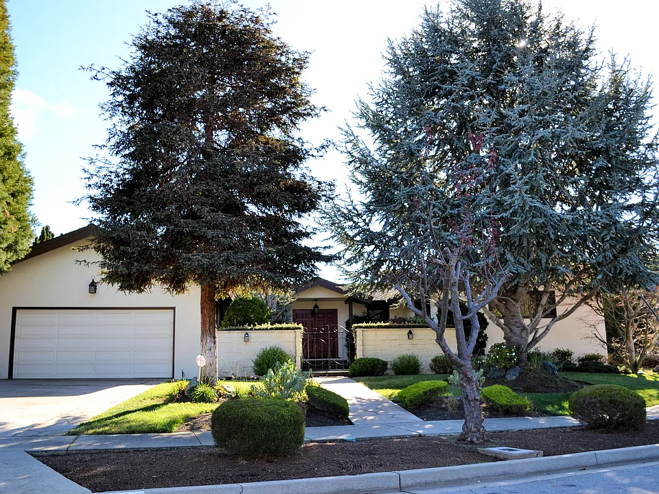 7060 Valley Greens Cir