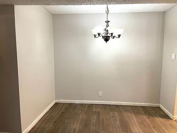 3rd image of 4700 Boulder Dr
