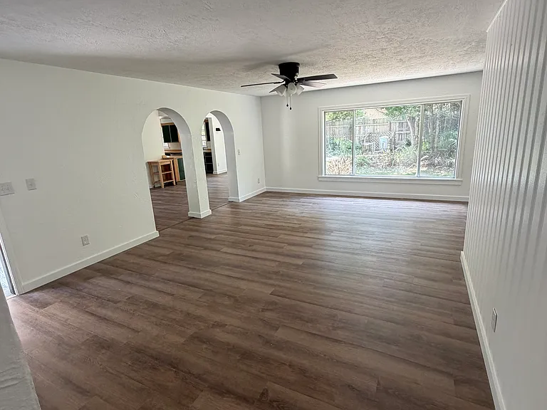 1520 W Beresford Ave — Photo 2