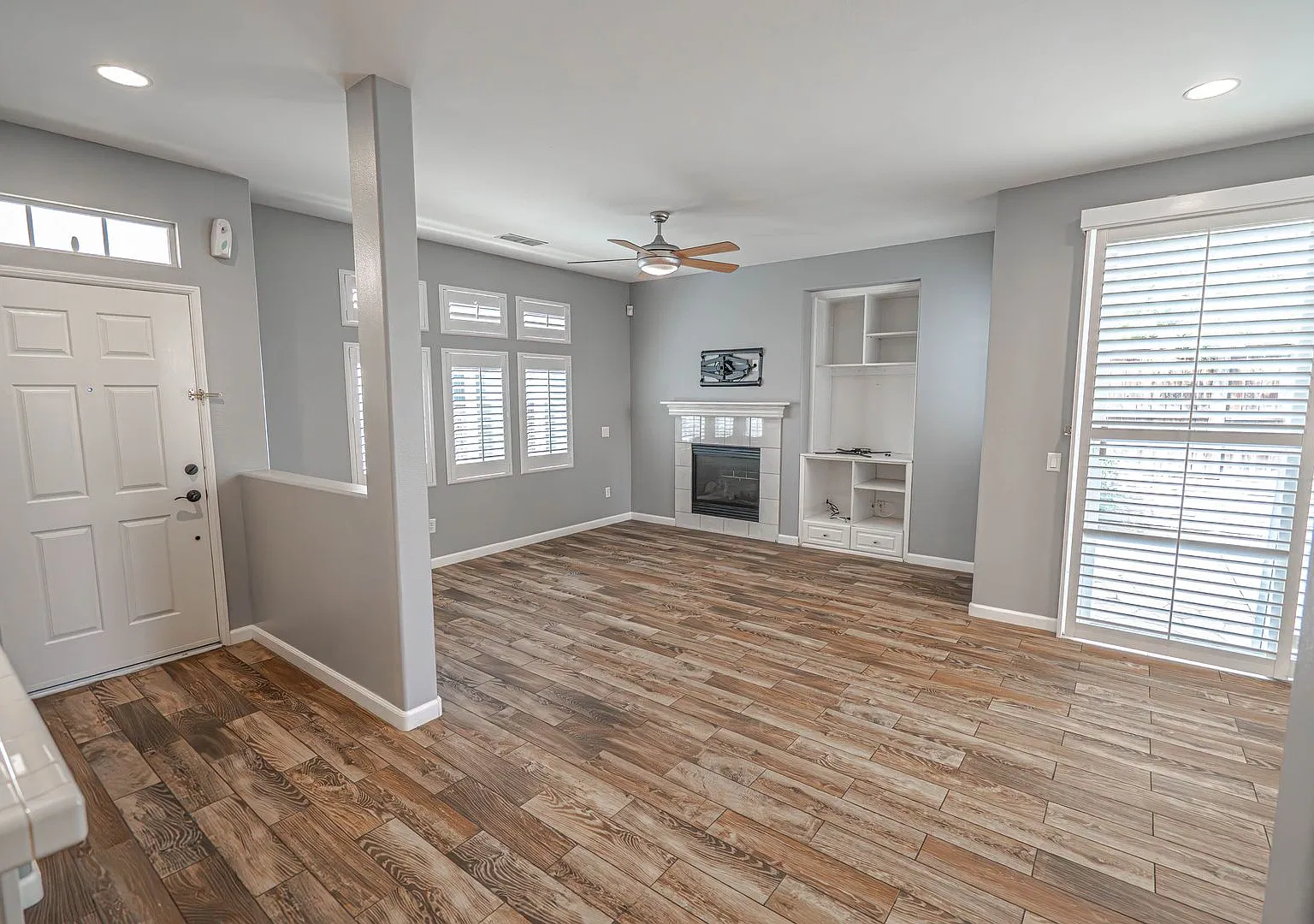 Beautiful 3-Bedroom Home for Rent in Valencia!! — Photo 2