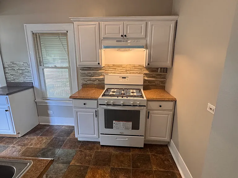 14613 Saint Louis Ave — Photo 11