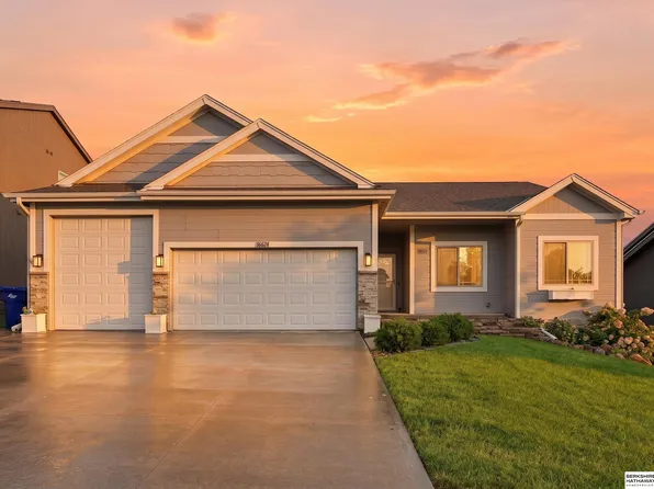 16624 Hanover St, Bennington, NE 68007