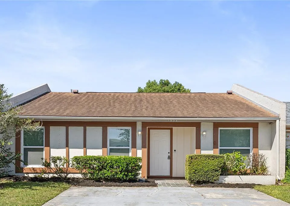 1954 Spring St