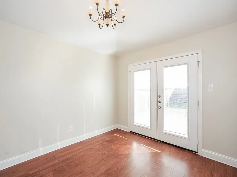 773 Silverbrook Dr — Photo 5