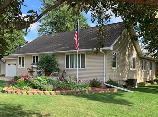 735 W 8th St, Garner, IA 50438